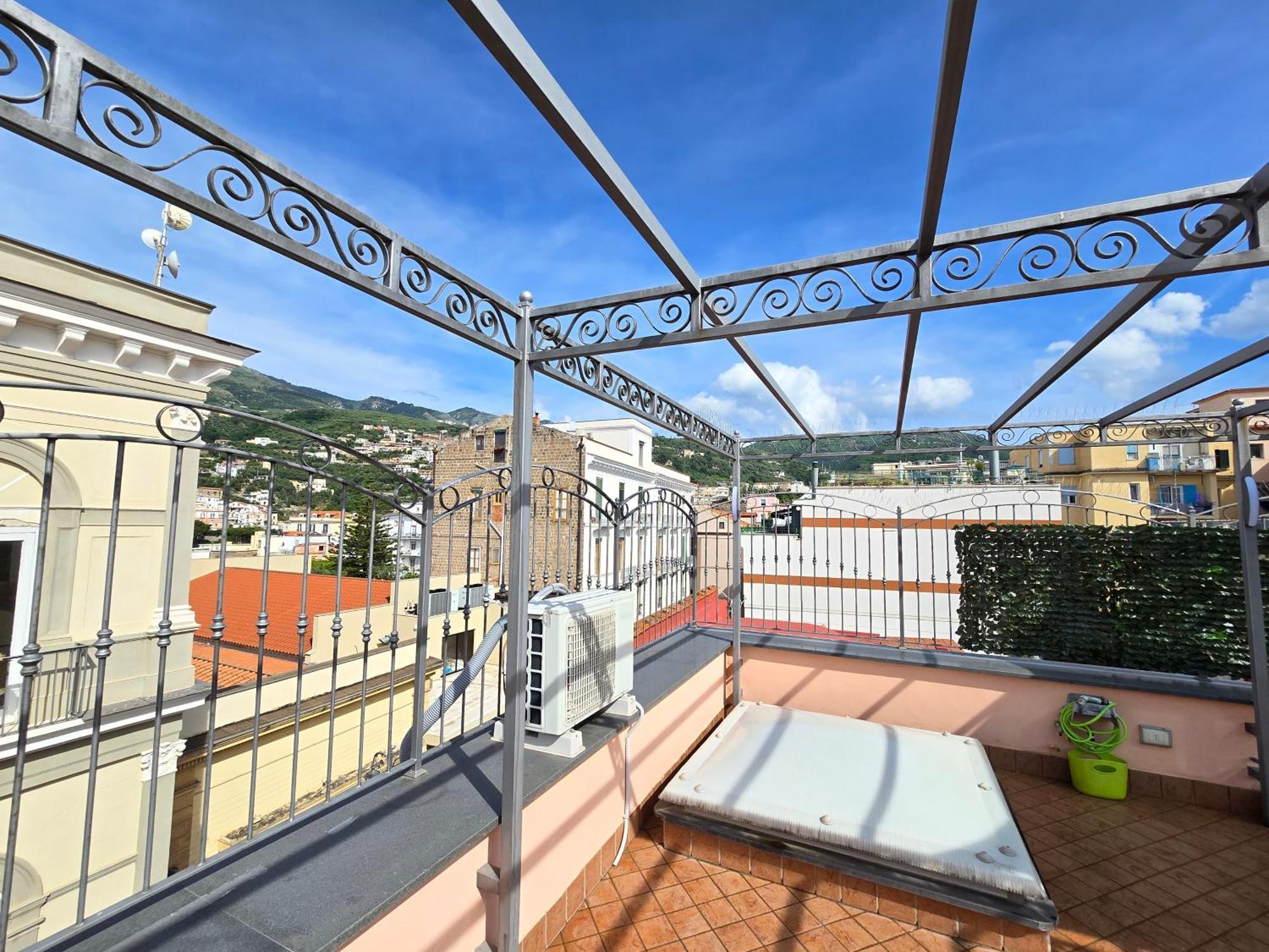 Starview Apartment - Comfy Apt By The Center Vico Equense Zewnętrze zdjęcie